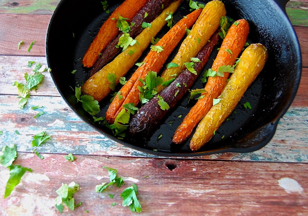 Roasted Carrots|the-best-roasted-carrots coconut oil garlic salt low carb recipe easy health snack