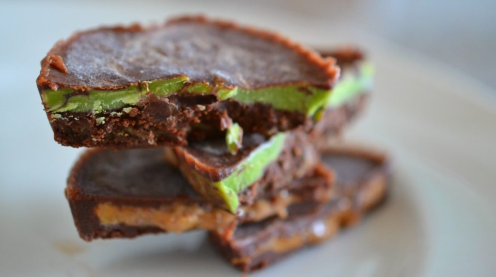 Superfood Chocolate Coconut Butter Cups