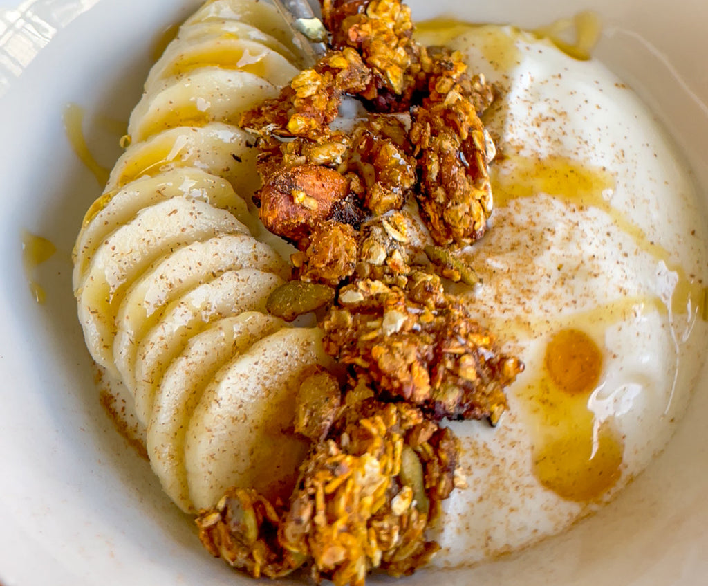 Granola with yogurt and bananas