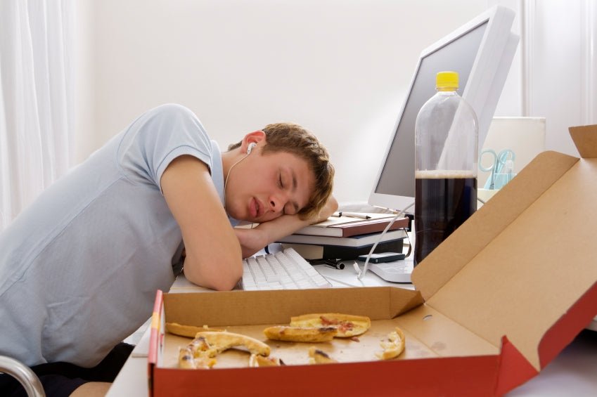 uncover-the-real-reasons-you-overeat-in-college