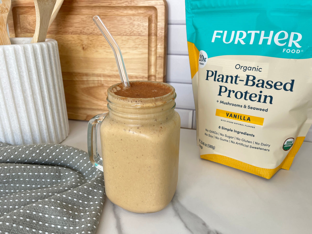 Image of smoothie and vanilla protein bag